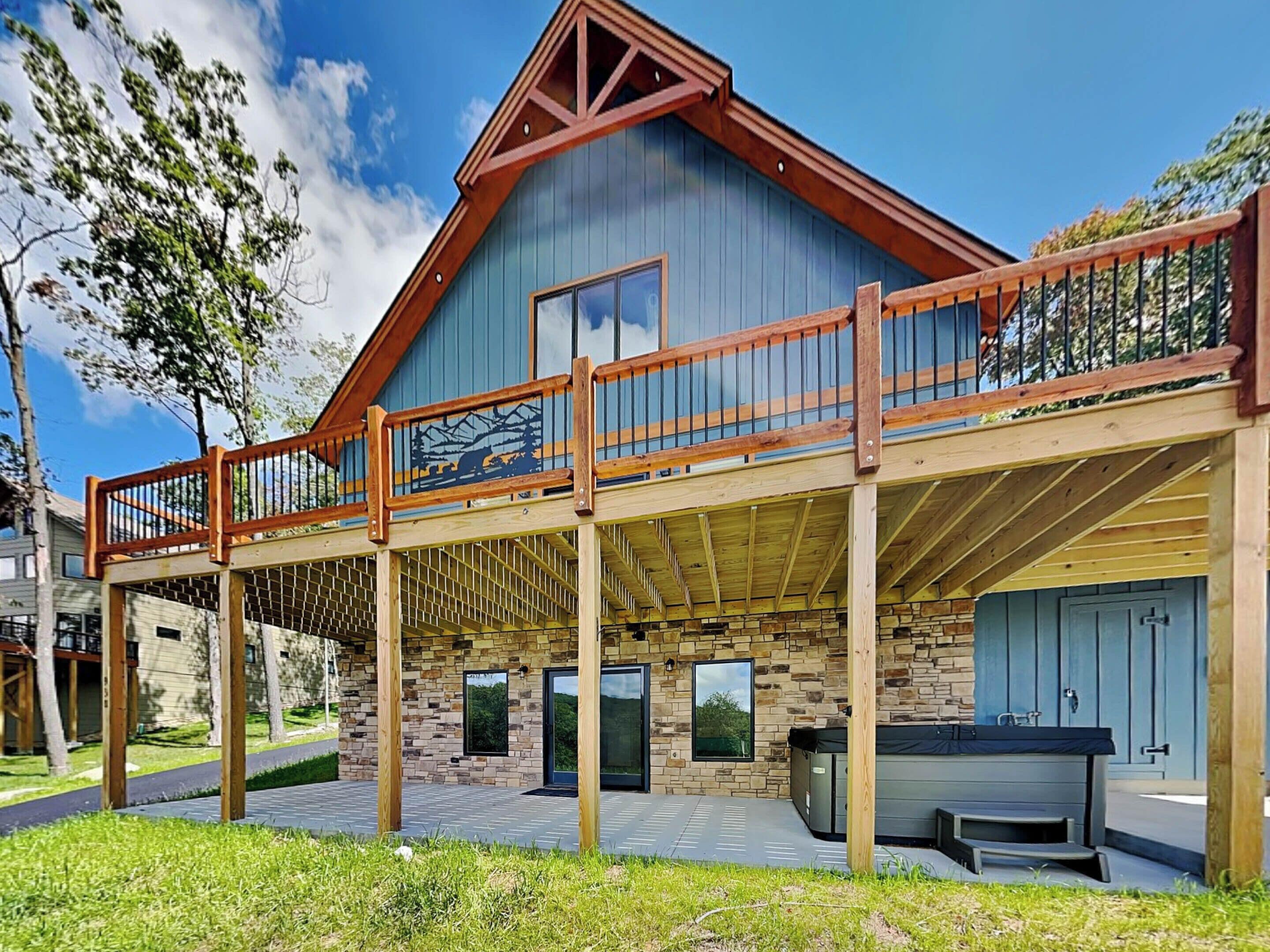Honey in the Rock | Mountain Views + Hot Tub & Pool Table!