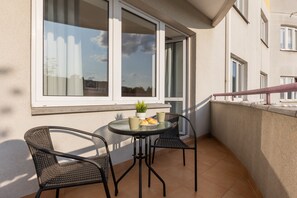Balcony - Apartment Wojciechowskiego by Renters (Warsaw)
