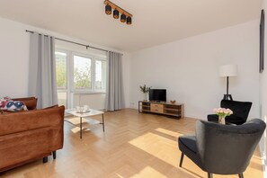 Apartment, 2 Bedrooms, 2 Bathrooms | 2 bedrooms, bed sheets - Apartment Wojciechowskiego by Renters (Warsaw)