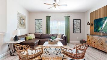 智能电视、电子游戏