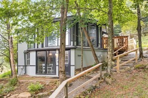 Exterior - Ski In/Ski Out Round House in Sugar Mountain (Sugar Mountain)