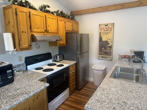 Cabin, 2 Bedrooms | Private kitchen