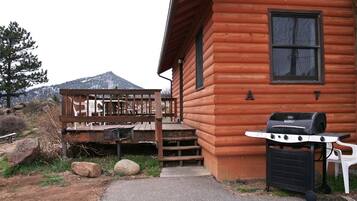 Cabin, 2 Bedrooms | Property grounds