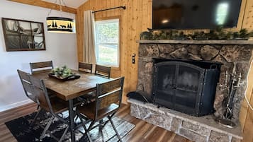 Cabin, 2 Bedrooms | Dining
