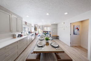 Condo, 4 Bedrooms | Dining