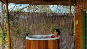 Outdoor spa tub