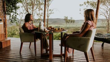 Bungalow | Outdoor dining