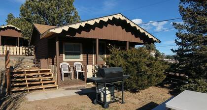 Lazy R Cottages: 1 1 Bedroom Apts