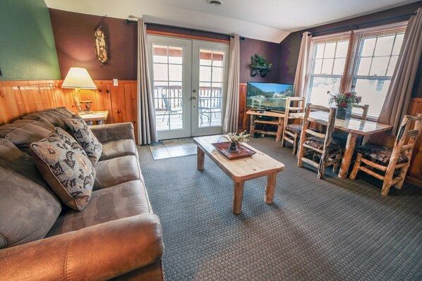 Townhome, 2 Bedrooms | Living area