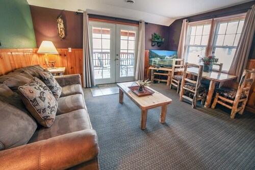 Lawn Lane B - #3383 by RedAwning