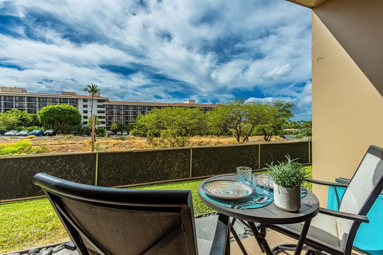 Condo, 2 Bedrooms | Property grounds