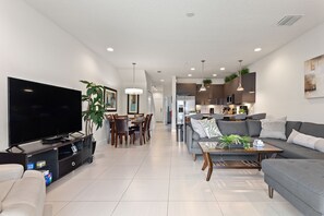 Townhome, 3 Bedrooms | Living area