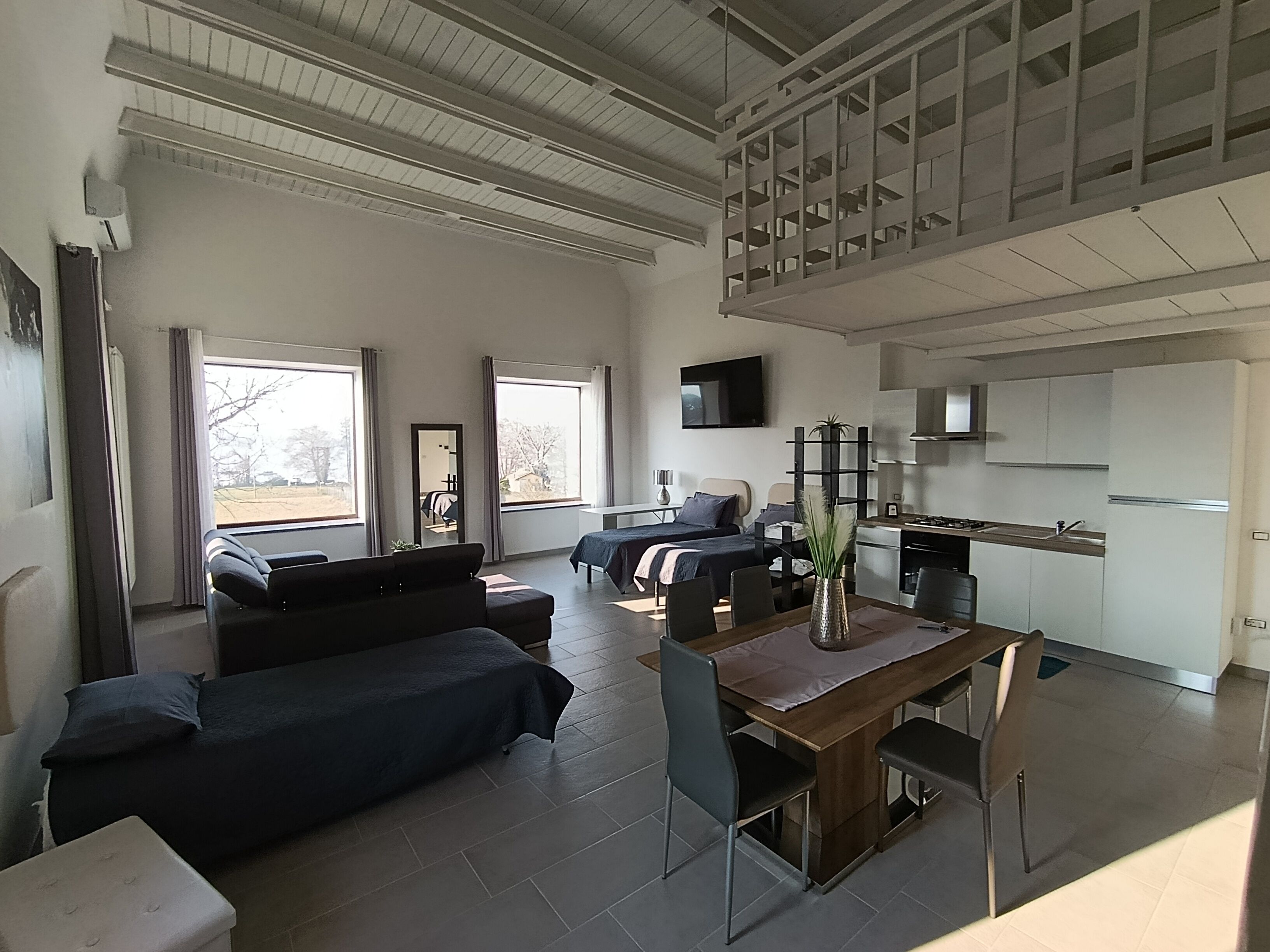 Deluxe Studio Suite
