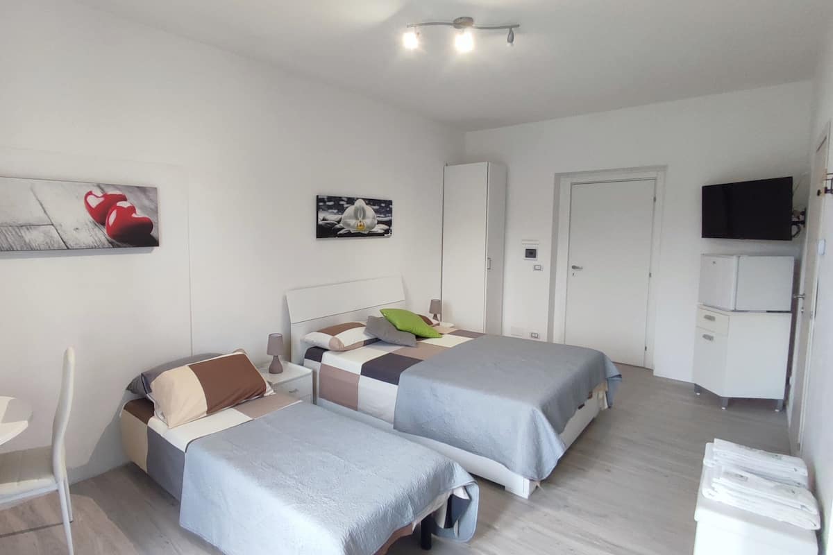 Design Room | Free WiFi, bed sheets