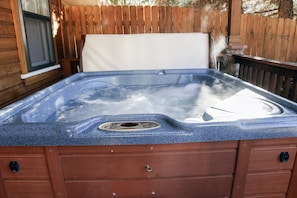 Stadtwohnung, 2 Schlafzimmer | Außen-Whirlpool