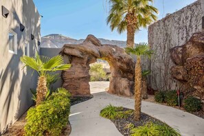 Property grounds - Mollie's Landing 7 Bedroom Home (Hurricane)