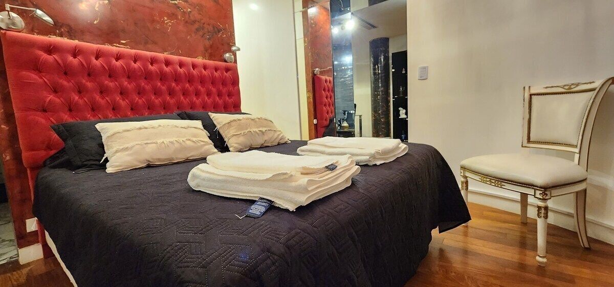 1 habitación, tabla de planchar con plancha y wifi gratis 