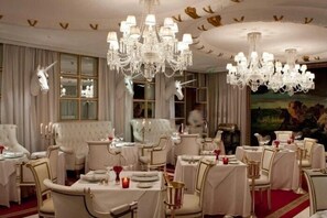 Dining - Petrona Eyle 450 (Buenos Aires)