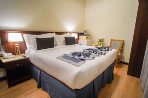 Standard Double or Twin Room | In-room safe, iron/ironing board, free WiFi