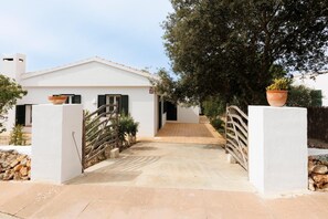 Exterior - Binimar   The town of good rest (Sant Lluís)