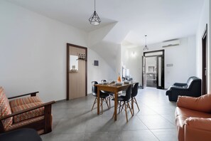 Apartment | Esszimmer