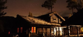 Hout Chalet aan het Meer Vlakbij ski Gebied Vrådal op 12 km