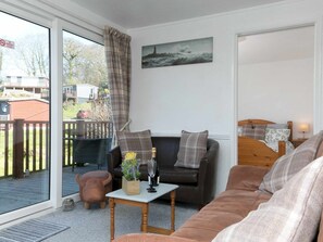 TV - Comfortable 2 Bed Riverside Chalet near Snowdonia - Pass the Keys (Caernarfon)
