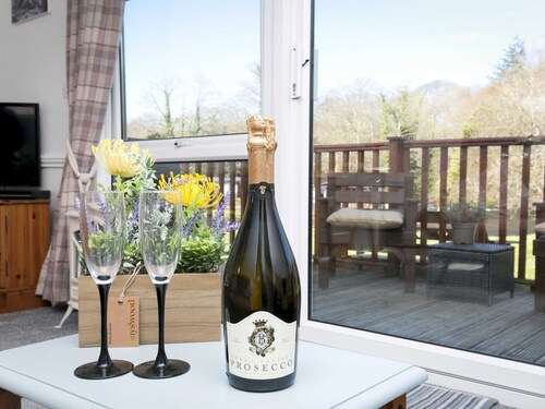 Comfortable 2 Bed Riverside Chalet near Snowdonia - Pass the Keys