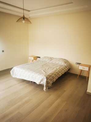 4 Schlafzimmer, Bügeleisen/Bügelbrett, WLAN, Bettwäsche