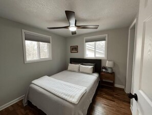 1 bedroom, bed sheets