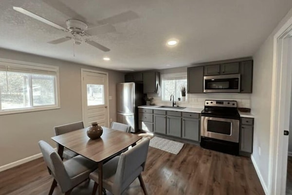 Frigorífic, microones, forn i placa de cuina