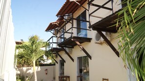 32-inch LED TV with cable channels, fireplace - Pousada Brisa da Canoa (Aracati)