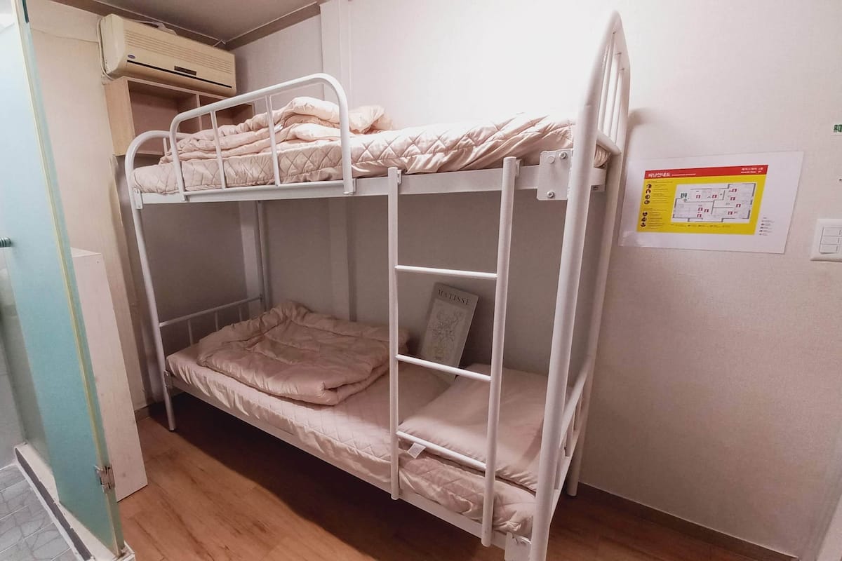 Double Room (Non-Korean nationals only) | Individually decorated, desk, laptop workspace, free WiFi