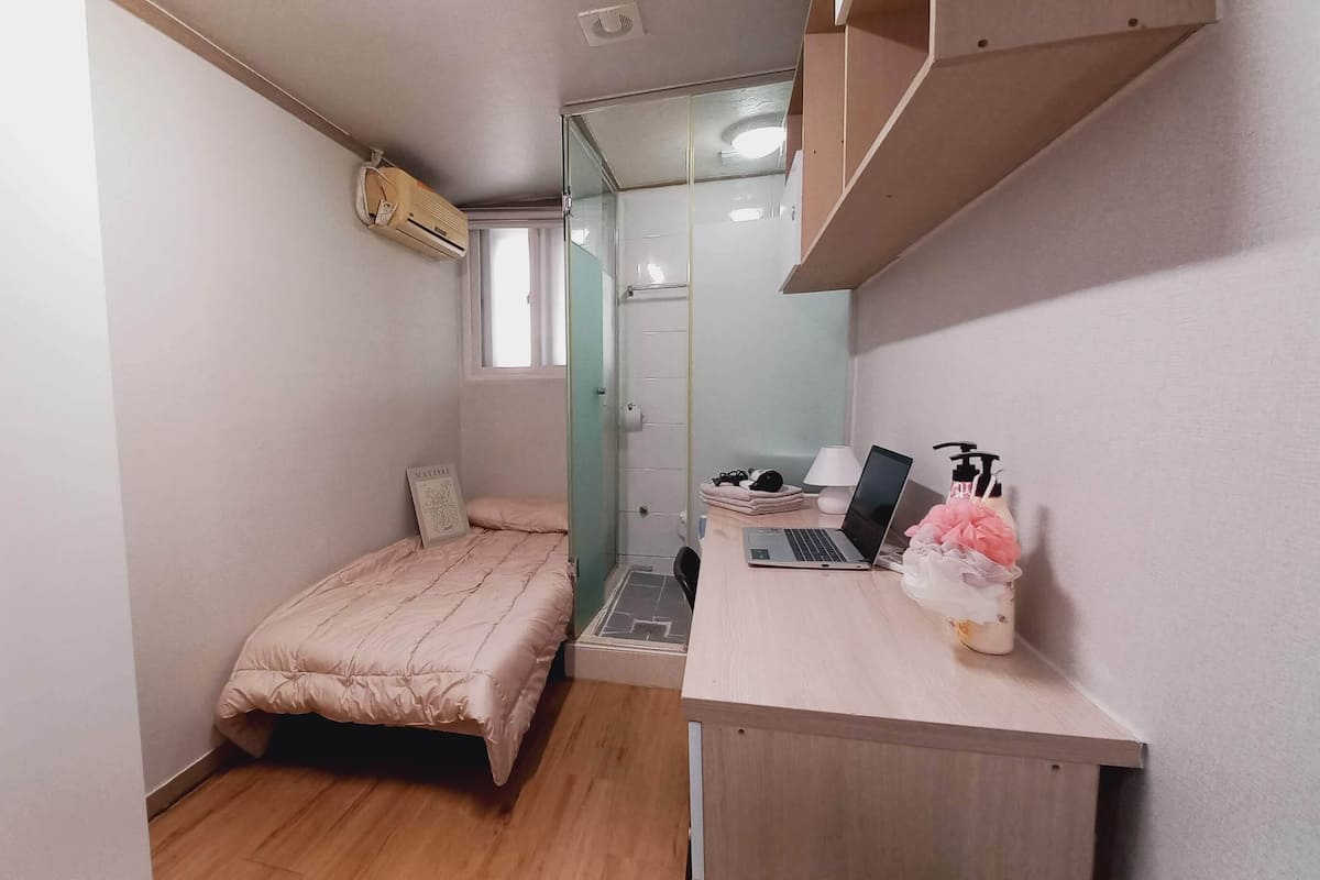 Single Room (Non-Korean nationals only) | Individually decorated, desk, laptop workspace, free WiFi