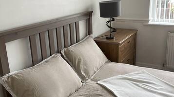 House | 5 bedrooms, free WiFi, bed sheets