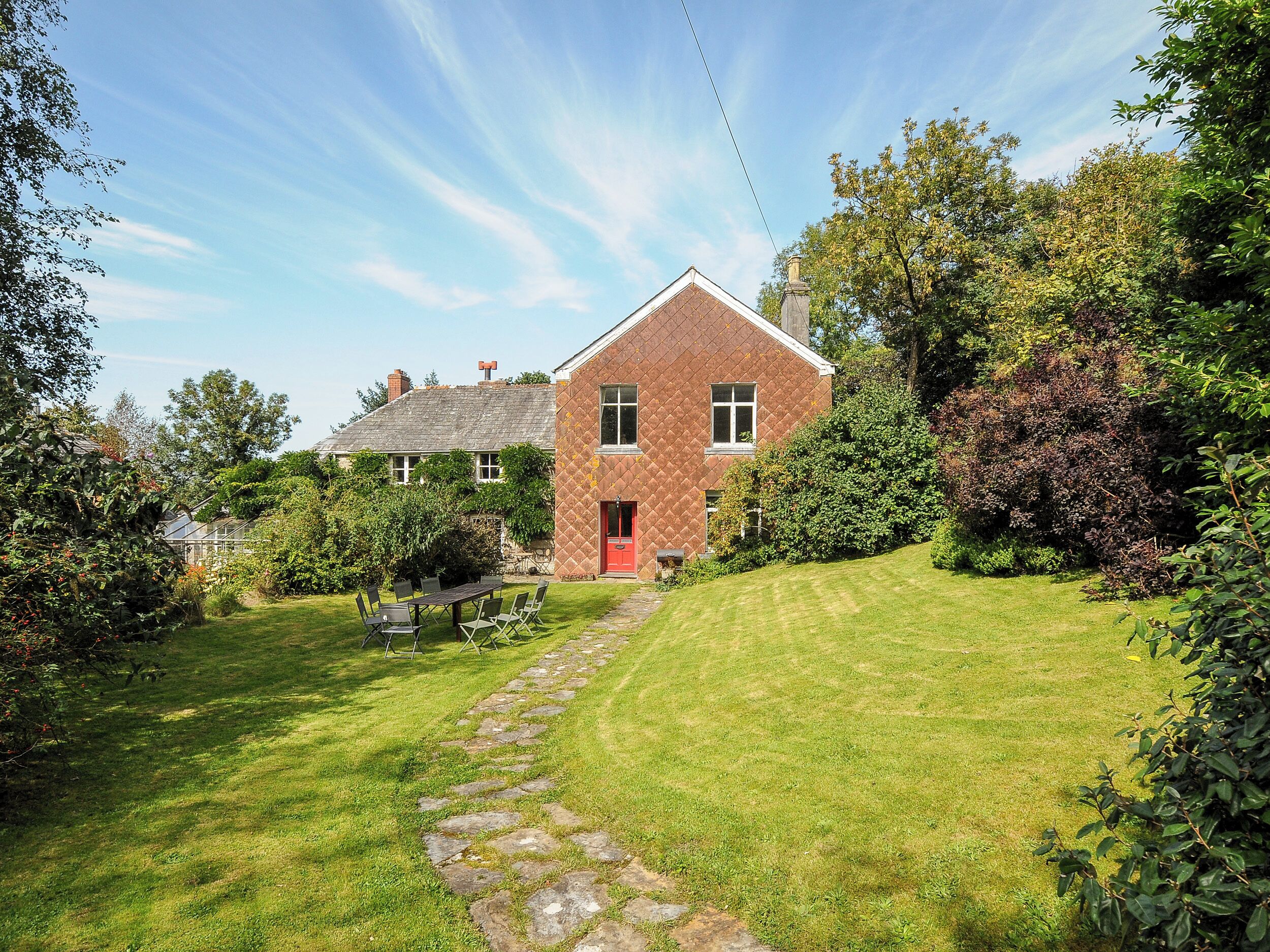 CARNEADON FARMHOUSE, pet friendly, with open fire in Launceston