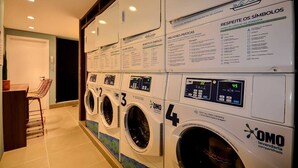 Laundry - Studio na Rua mais Calma do Centro (Curitiba)