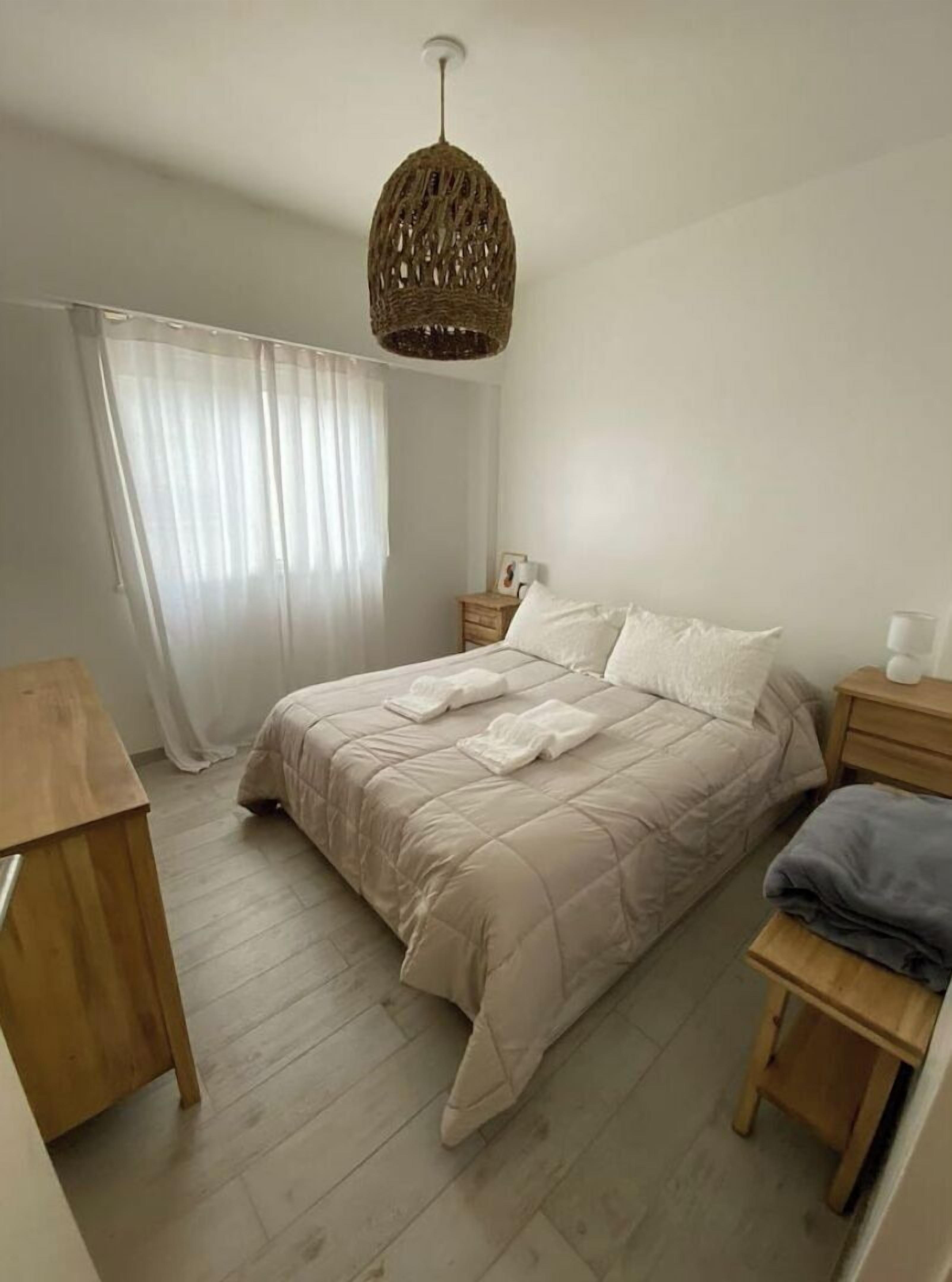 1 slaapkamer, een bureau, gratis wifi, beddengoed