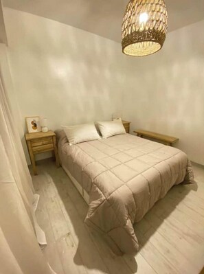 1 makuuhuone, työpöytä, ilmainen Wi-Fi, vuodevaatteet