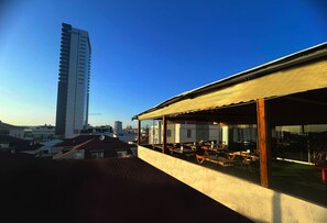 Rooftop pool - Avist Hotel Avcilar (Istanbul)