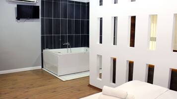 Rom – comfort | Minibar, individuelt dekorert, individuelt innredet og skrivebord