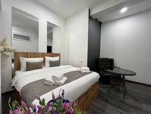 Deluxe Double Room | Living area - IT Hotel In Center  (Yerevan)