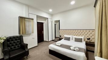 Deluxe Apartment | Minibar, free WiFi, bed sheets