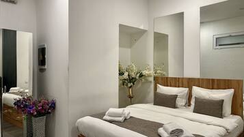 Deluxe Double Room | Minibar, free WiFi, bed sheets