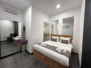 Deluxe Double Room | Free WiFi, bed sheets