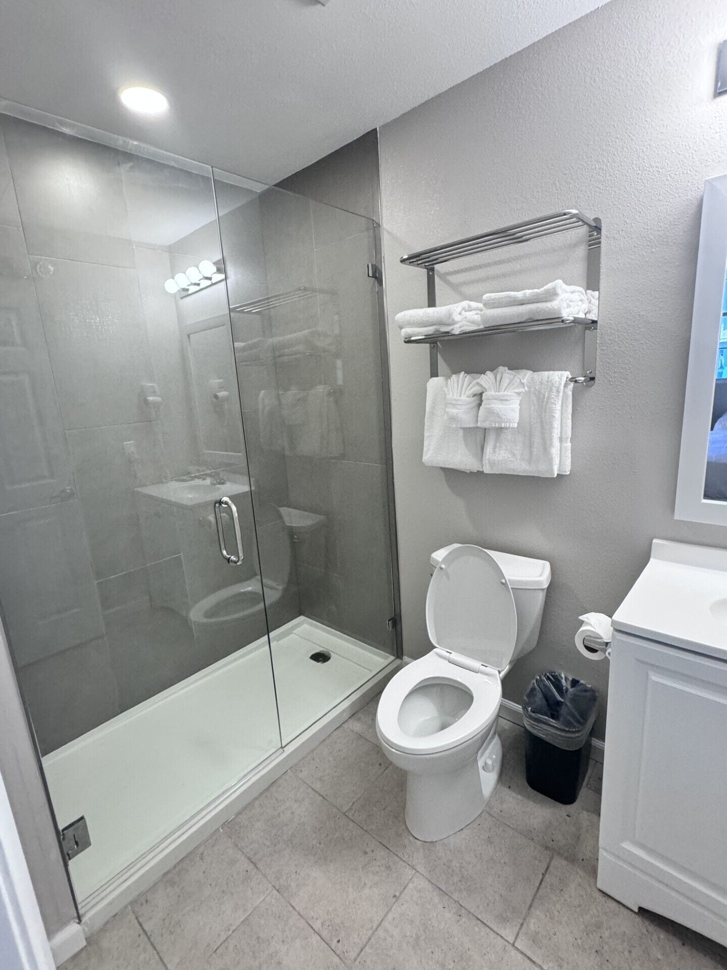Combined shower/tub, hair dryer, towels, soap