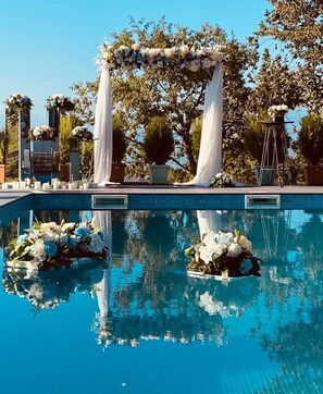 Seasonal outdoor pool