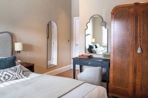 Quarto executivo | 1 quarto, ferros/tábuas de passar roupa, Wi-Fi de cortesia