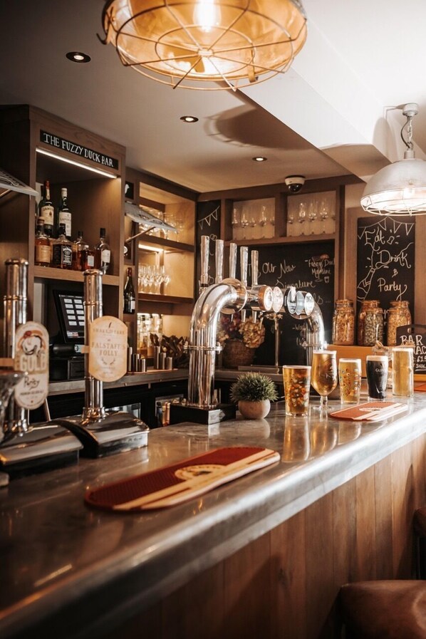 Bar (on property) - The Fuzzy Duck (Stratford-upon-Avon)
