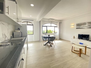 Fridge, microwave, oven, dishwasher - ALBUFEIRA CENTRAL 6 by HOMING (Albufeira)